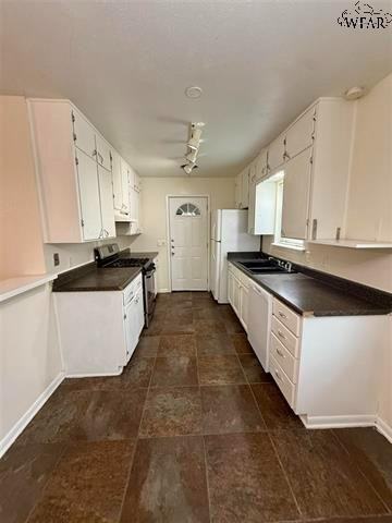 5403 Dewey St - Photo 5 of 20