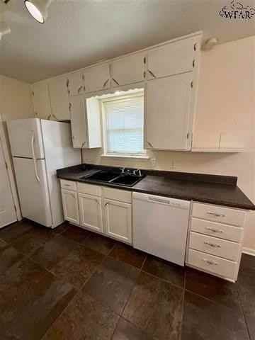 5403 Dewey St - Photo 7 of 20