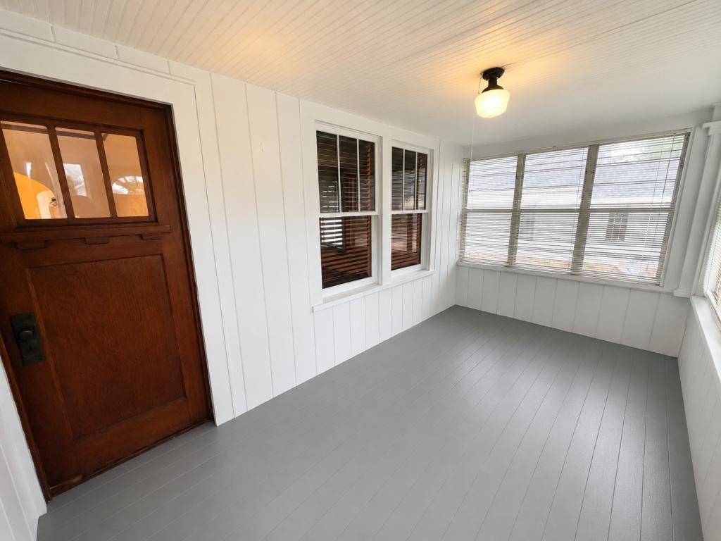 460 S Mazon St - Photo 4 of 13