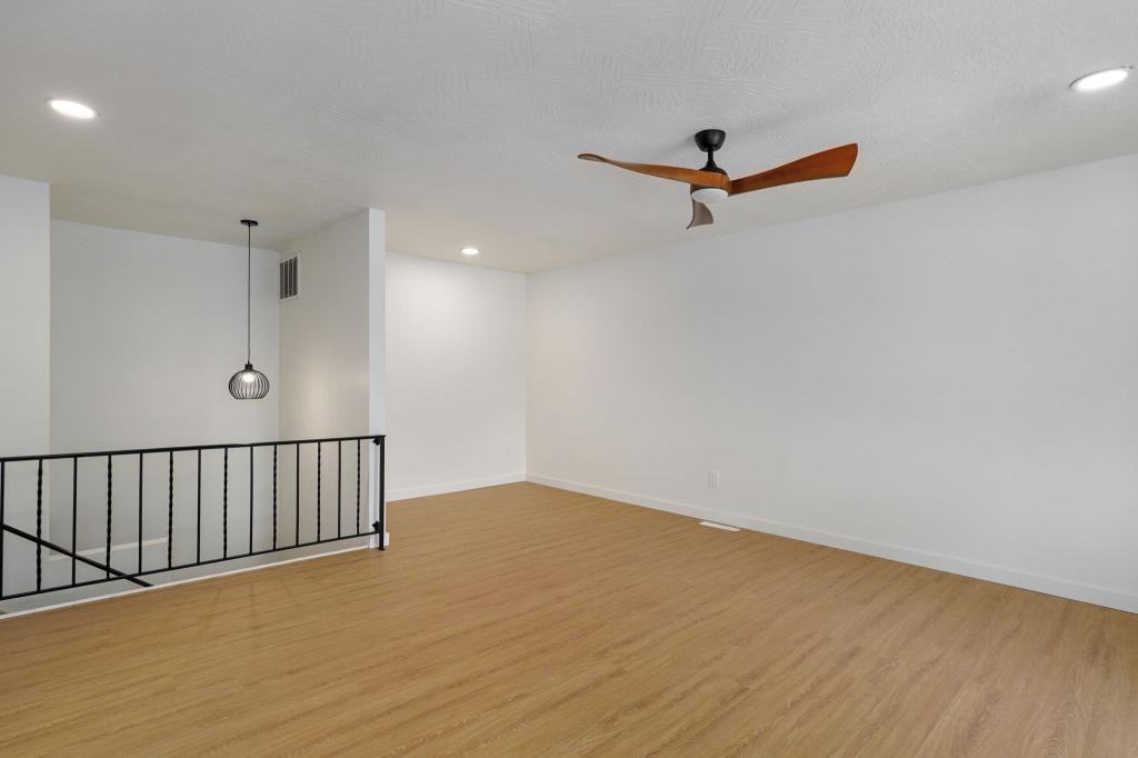 2023 E Battlefield Rd - Photo 2 of 30