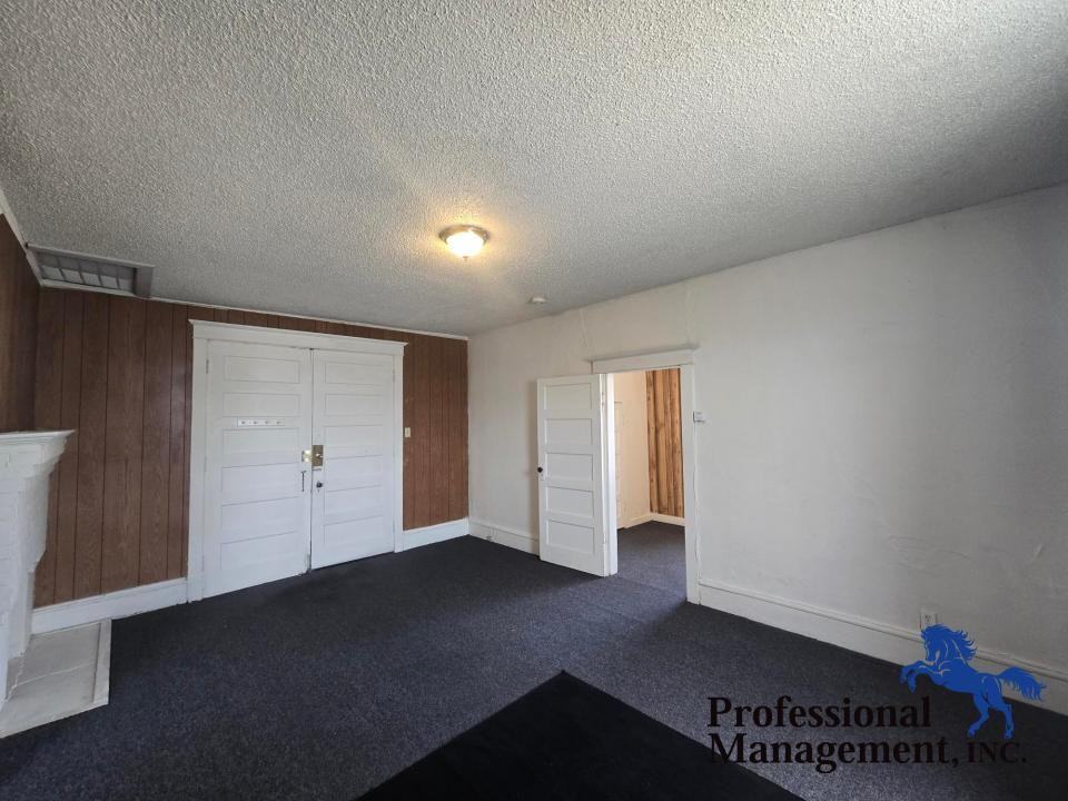 604 N 24th St #1 - Photo 5 of 9