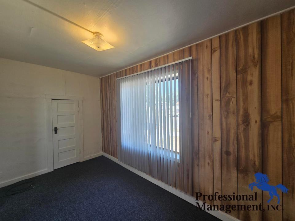 604 N 24th St #1 - Photo 7 of 9