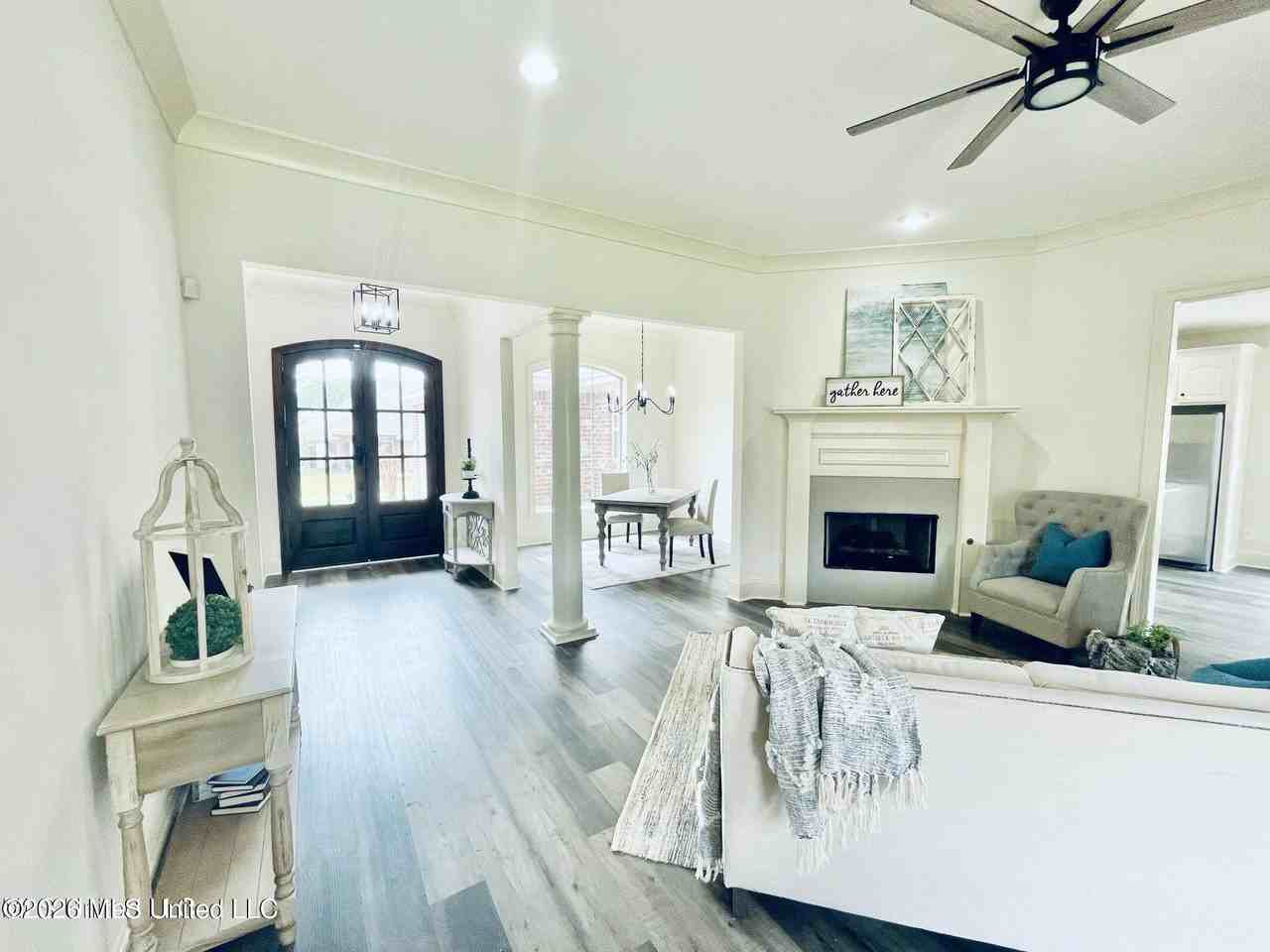 718 Chambord Dr - Photo 7 of 11