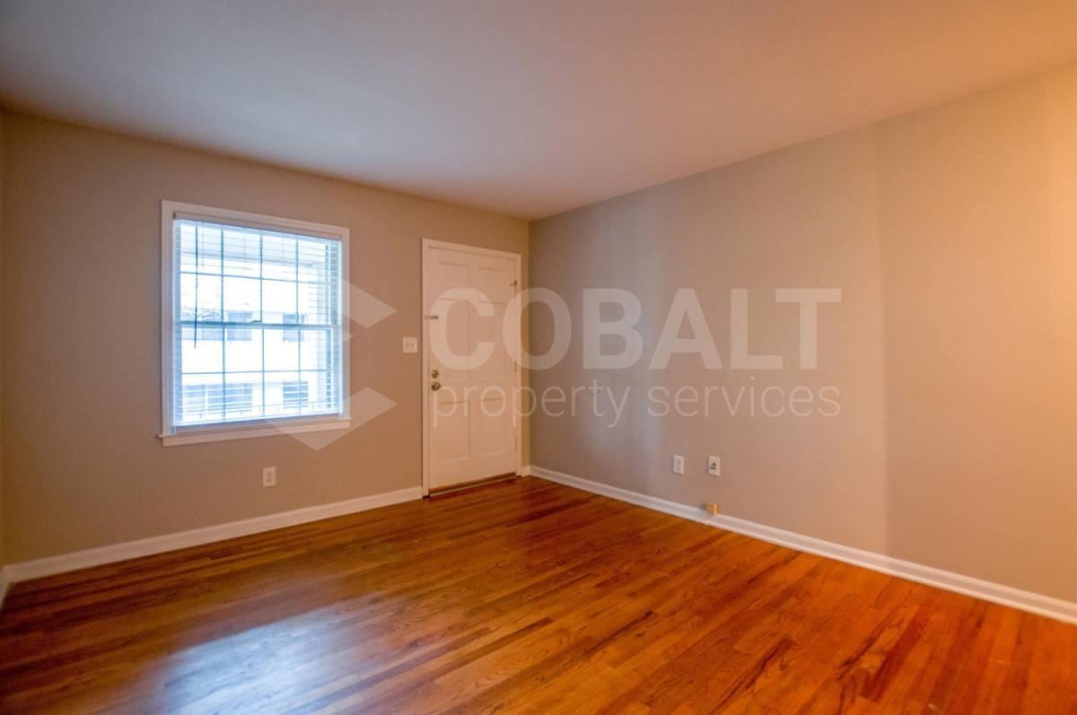 3607 Roxboro Rd Ne #8 - Photo 5 of 10