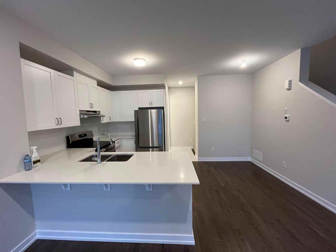 540 Oldenburg Ave - Photo 2 of 12
