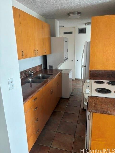 2415 Ala Wai Blvd #1603 - Photo 7 of 12