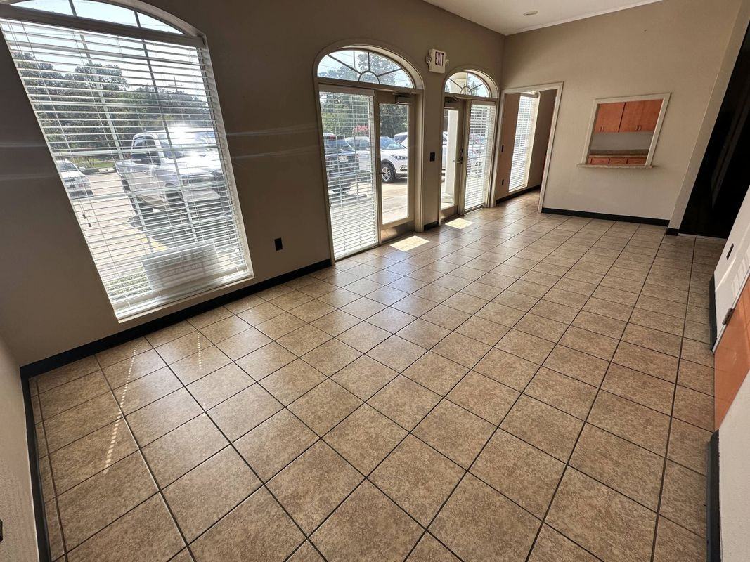 5602 Richmond Rd ##104 - Photo 5 of 6