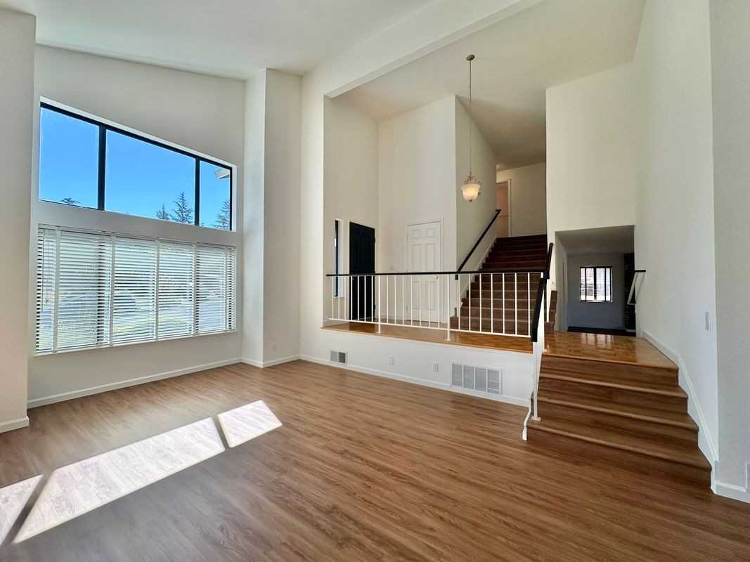 768 Rose Dr - Photo 6 of 44