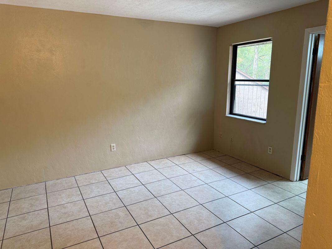 4304 Sw 70th Ter - Photo 6 of 21