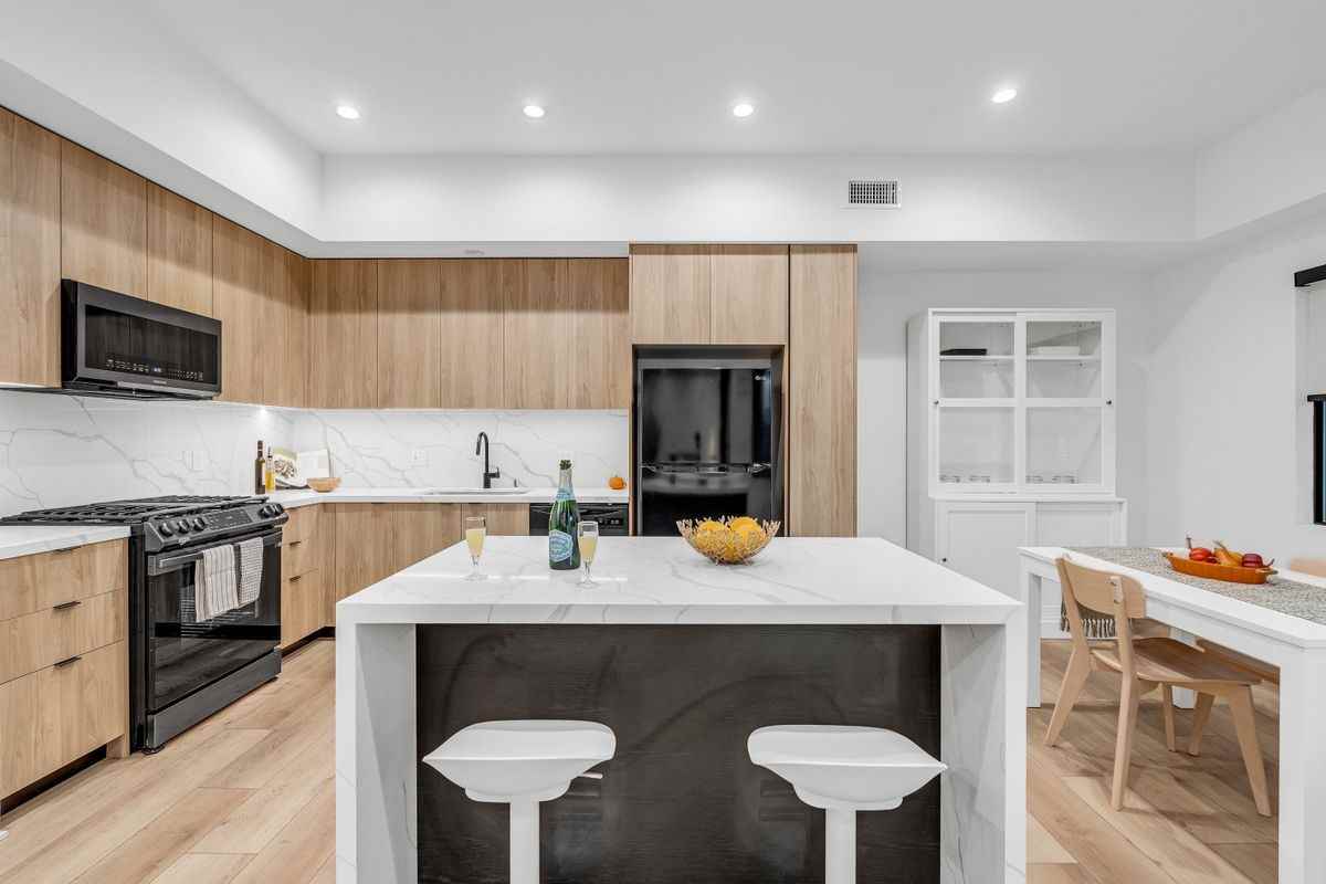 178 S Euclid Ave ##310 - Photo 5 of 14