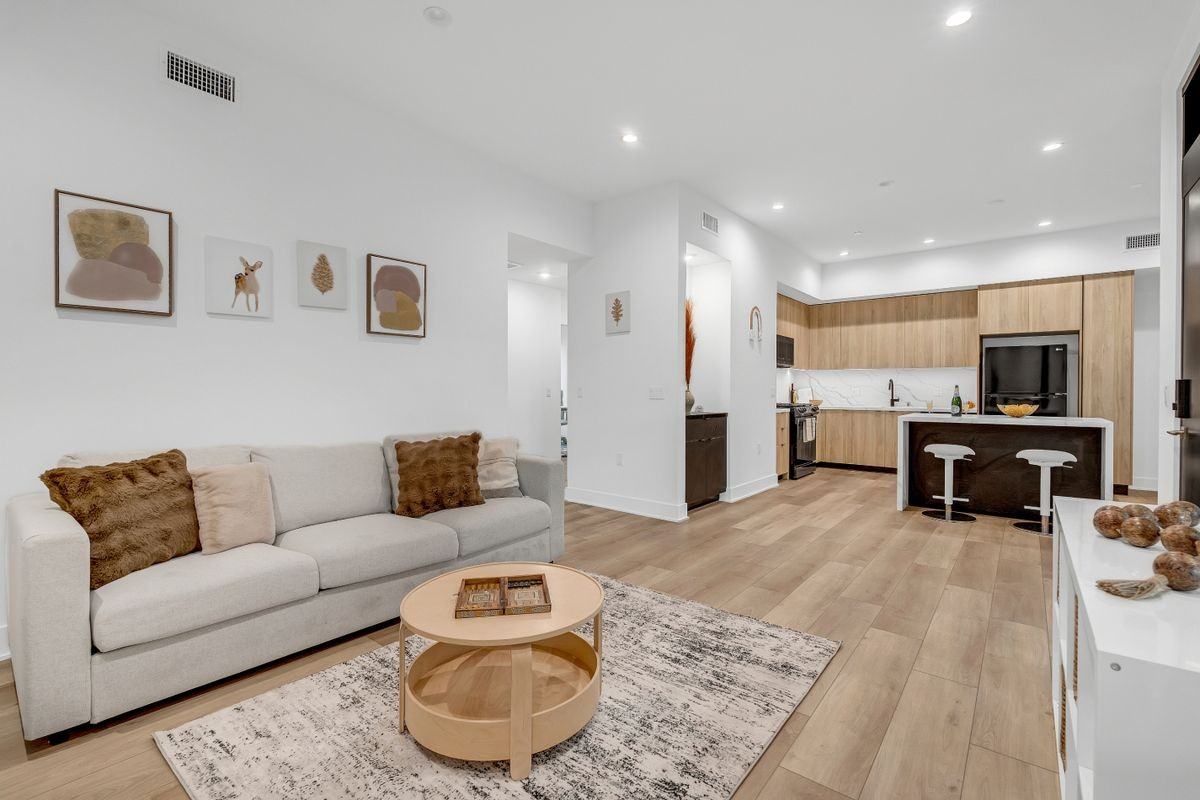 178 S Euclid Ave ##310 - Photo 7 of 14