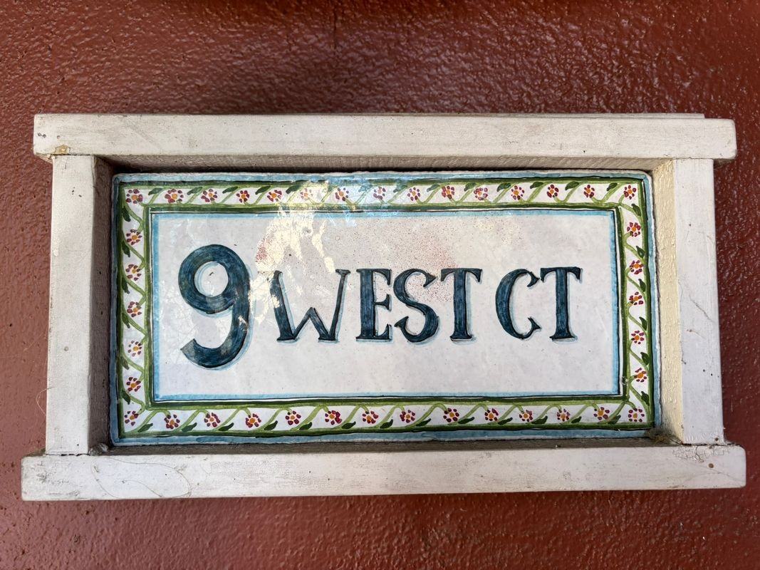 9 West Ct - Photo 2 of 44