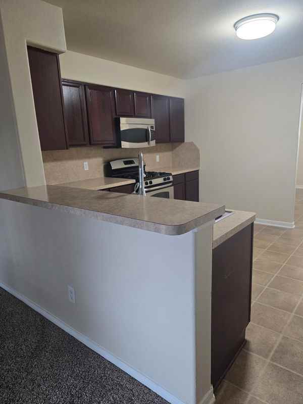10319 Moonset Ln - Photo 4 of 11