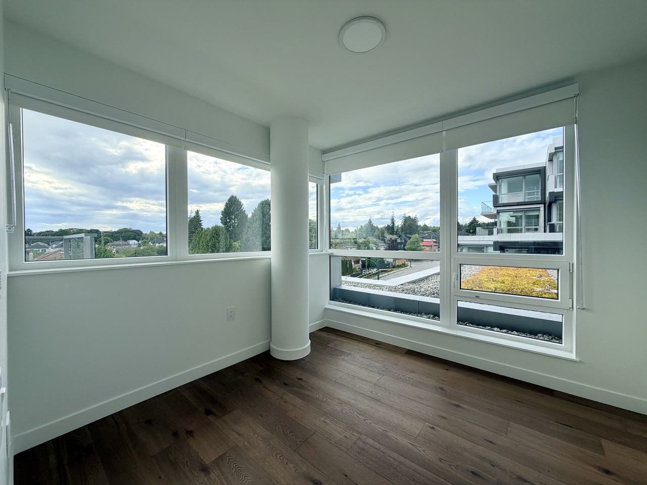 8120 Oak Street #502 - Photo 3 of 10