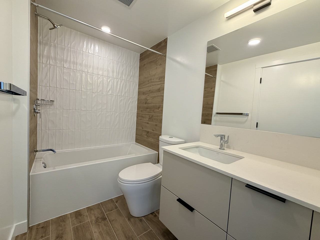 8120 Oak Street #502 - Photo 7 of 10