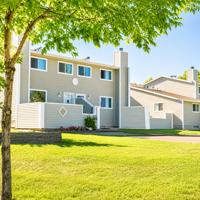 featured image of 132 Knottwood Rd N