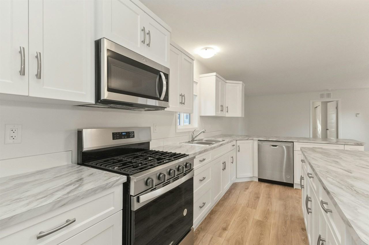Langley Grove Estates - Photo 5 of 33