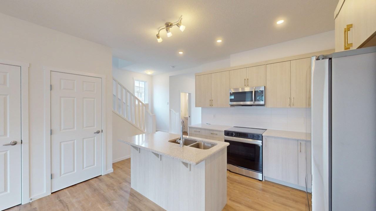Upper - 63 Carringford Road Northwest - Photo 2 of 25