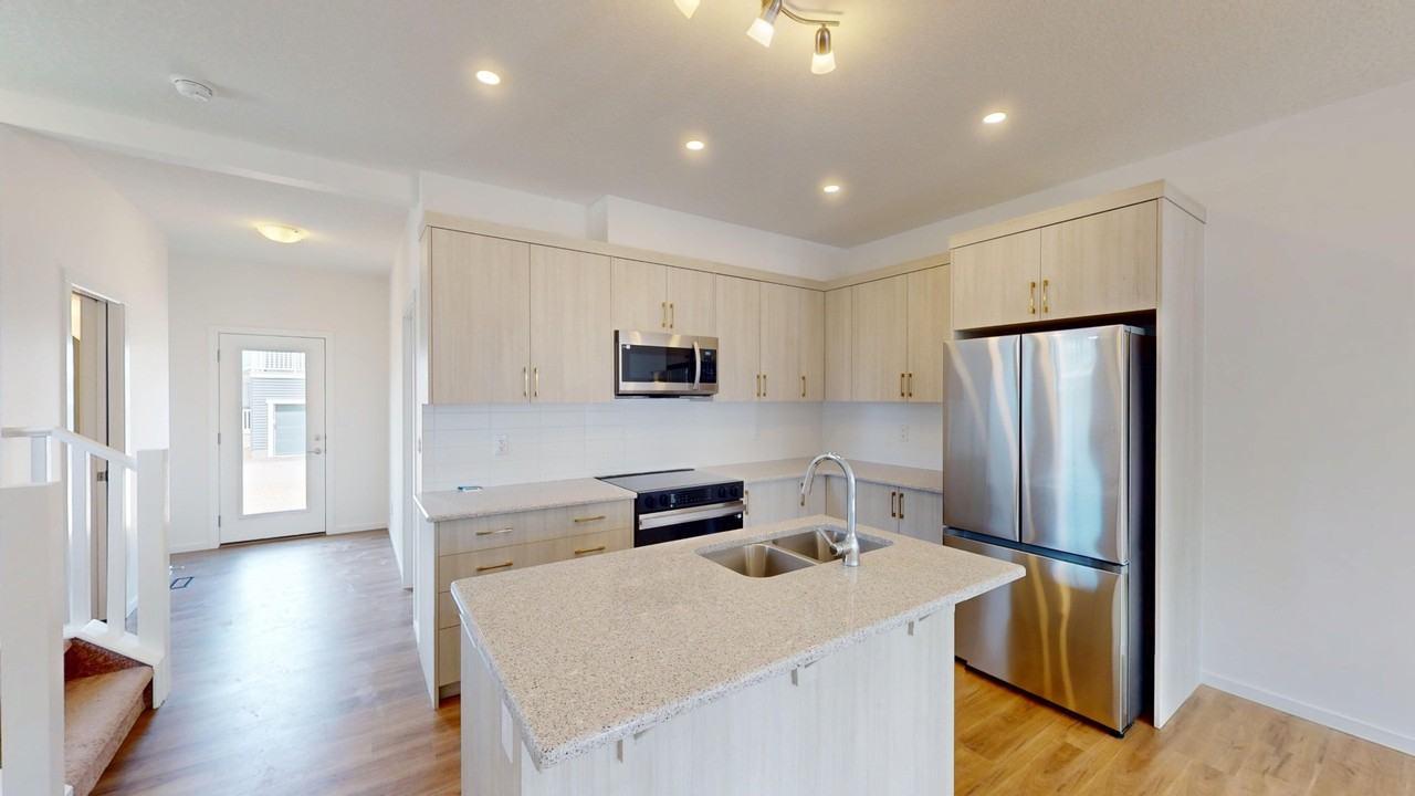 Upper - 63 Carringford Road Northwest - Photo 3 of 25