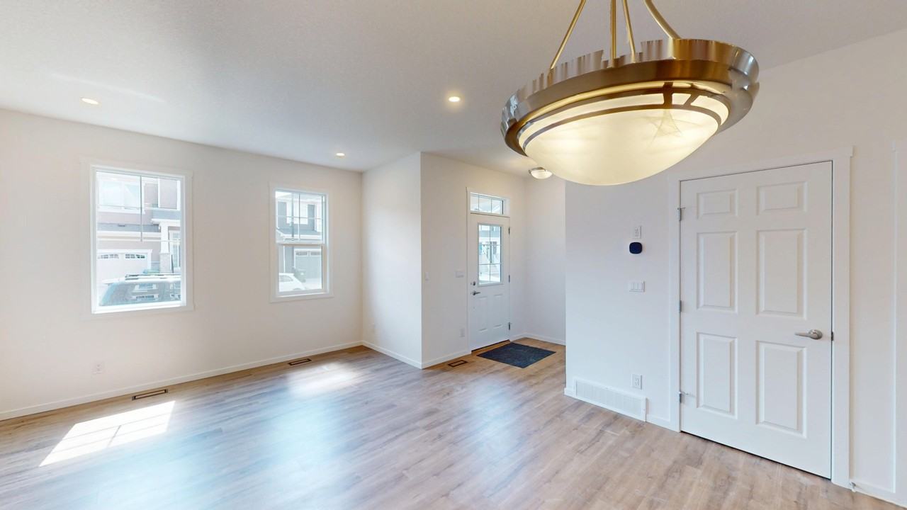 Upper - 63 Carringford Road Northwest - Photo 6 of 25