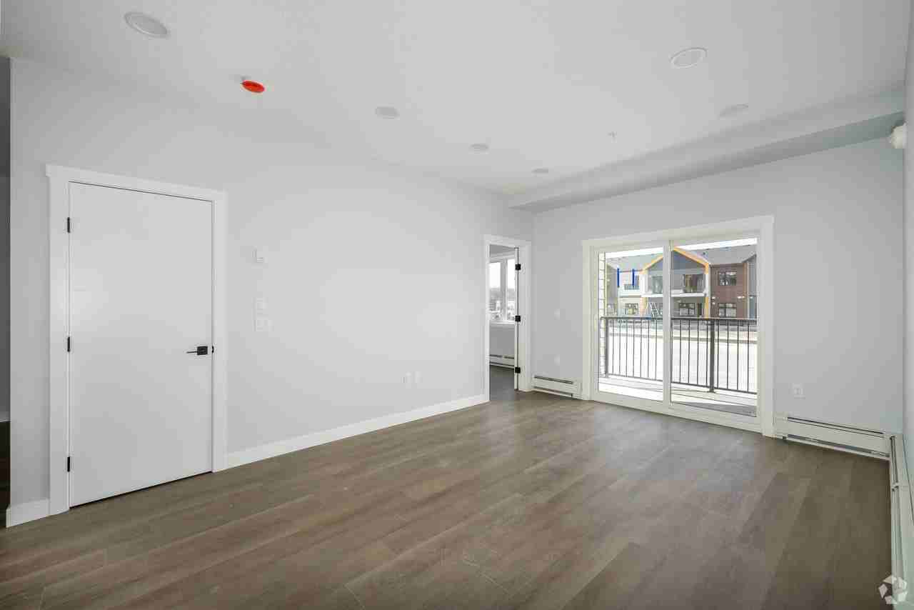 348 Greystone Boulevard - Photo 4 of 12