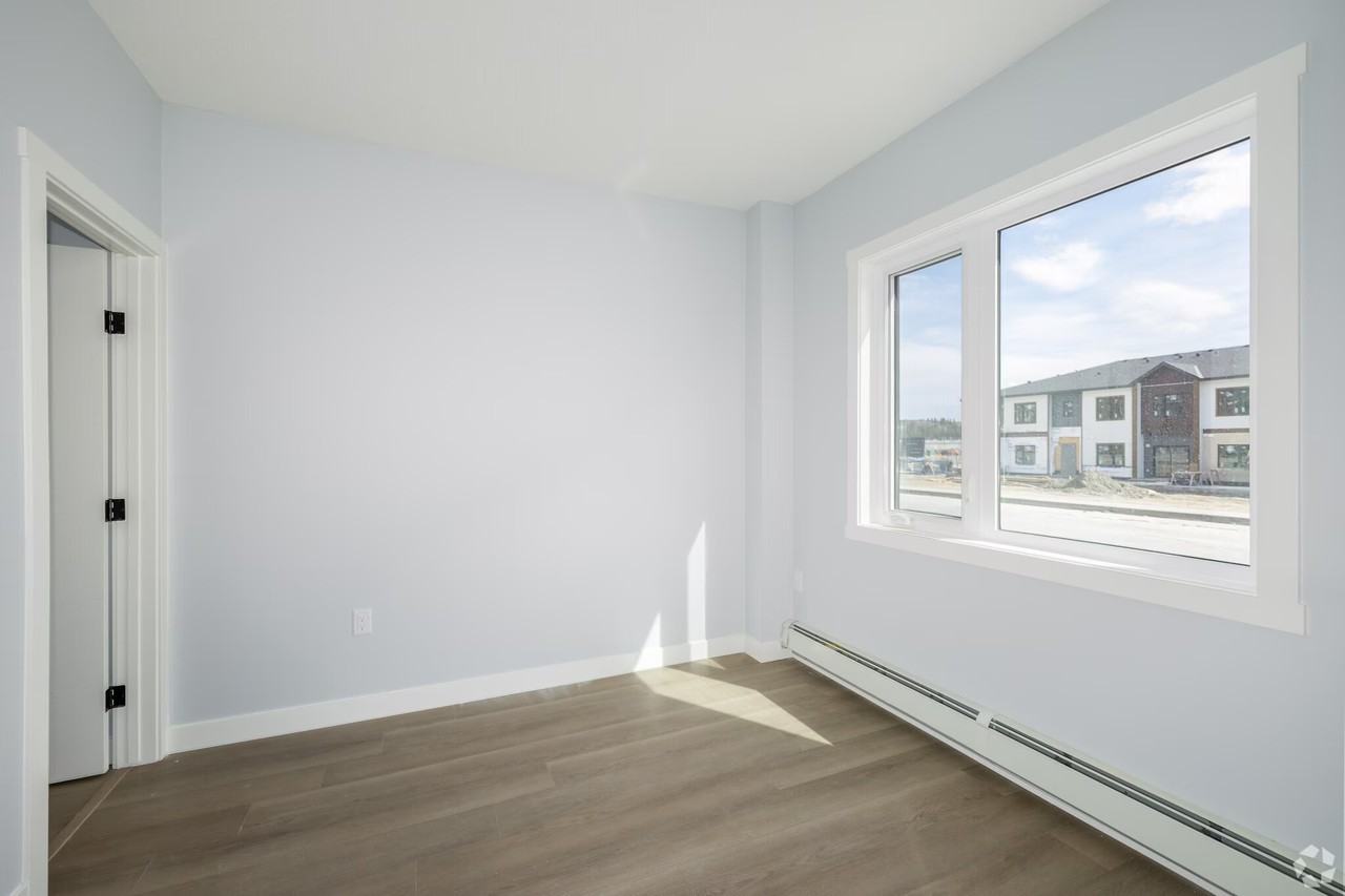 348 Greystone Boulevard - Photo 3 of 12