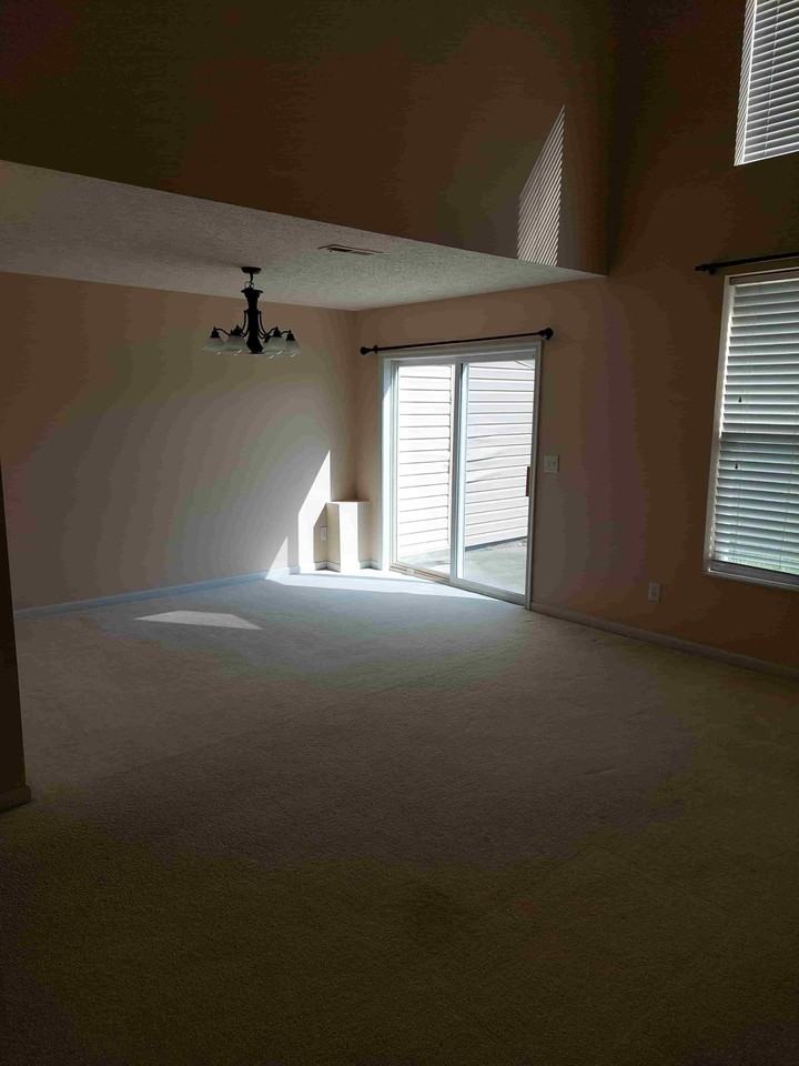 6293 Edgewater Dr - Photo 3 of 34