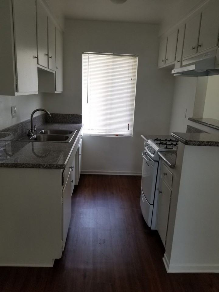 Marquis Apartments - Photo 4 of 15