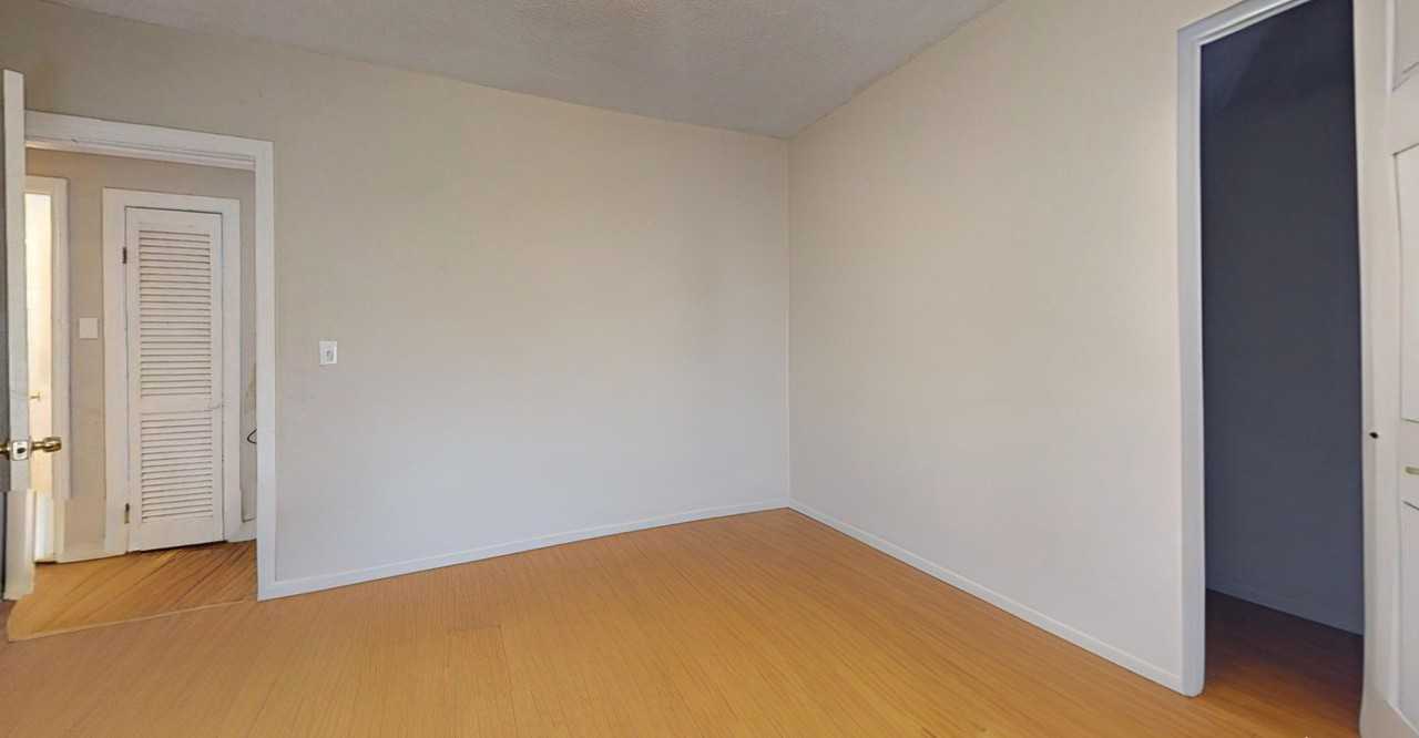5 Edgar Ter. - Photo 3 of 10