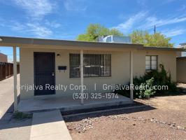 featured image of 1416 E Lee St