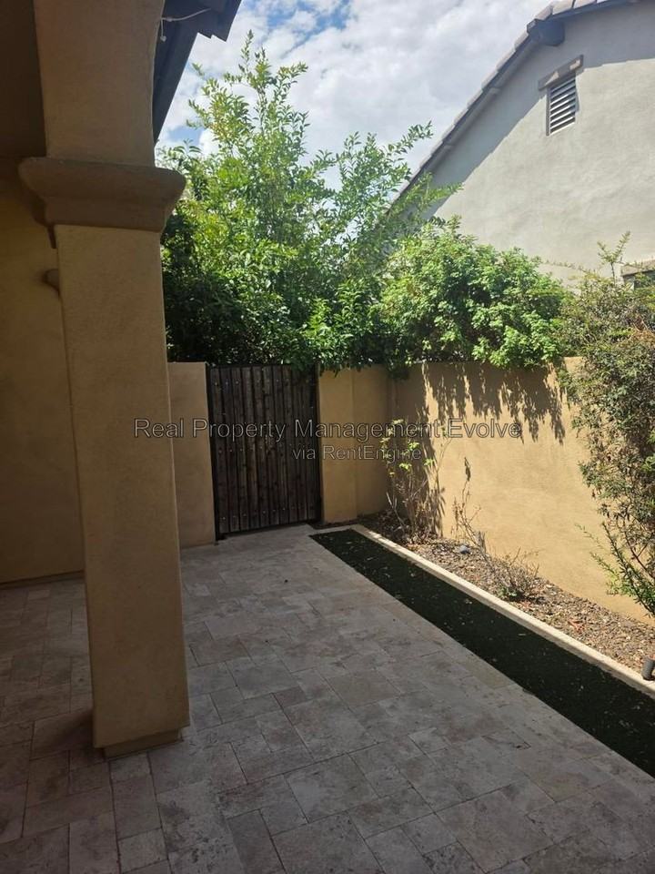 2307 E Mahogany Pl - Photo 5 of 50