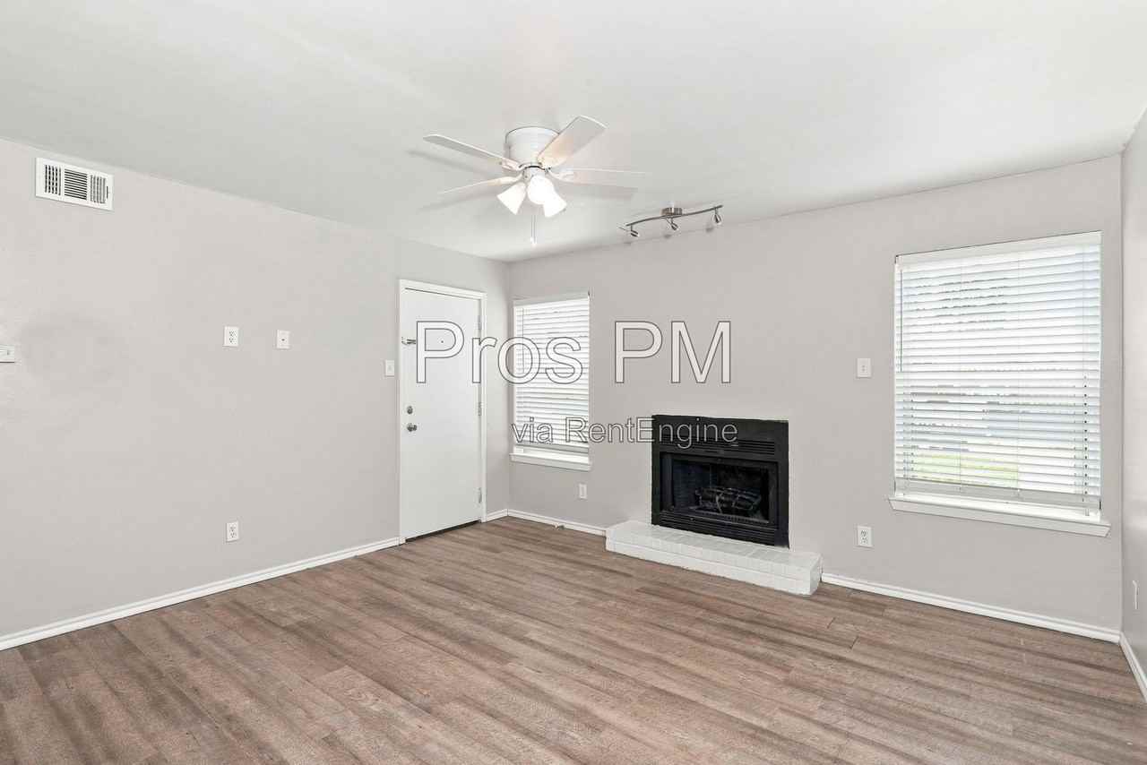 4622 Monarch St #108 - Photo 5 of 16