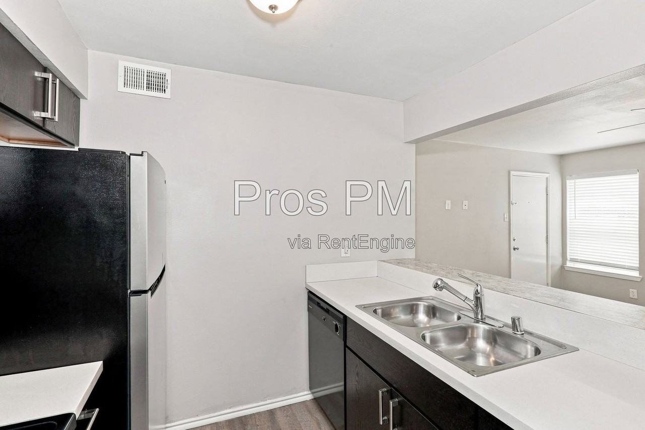 4622 Monarch St #108 - Photo 7 of 16