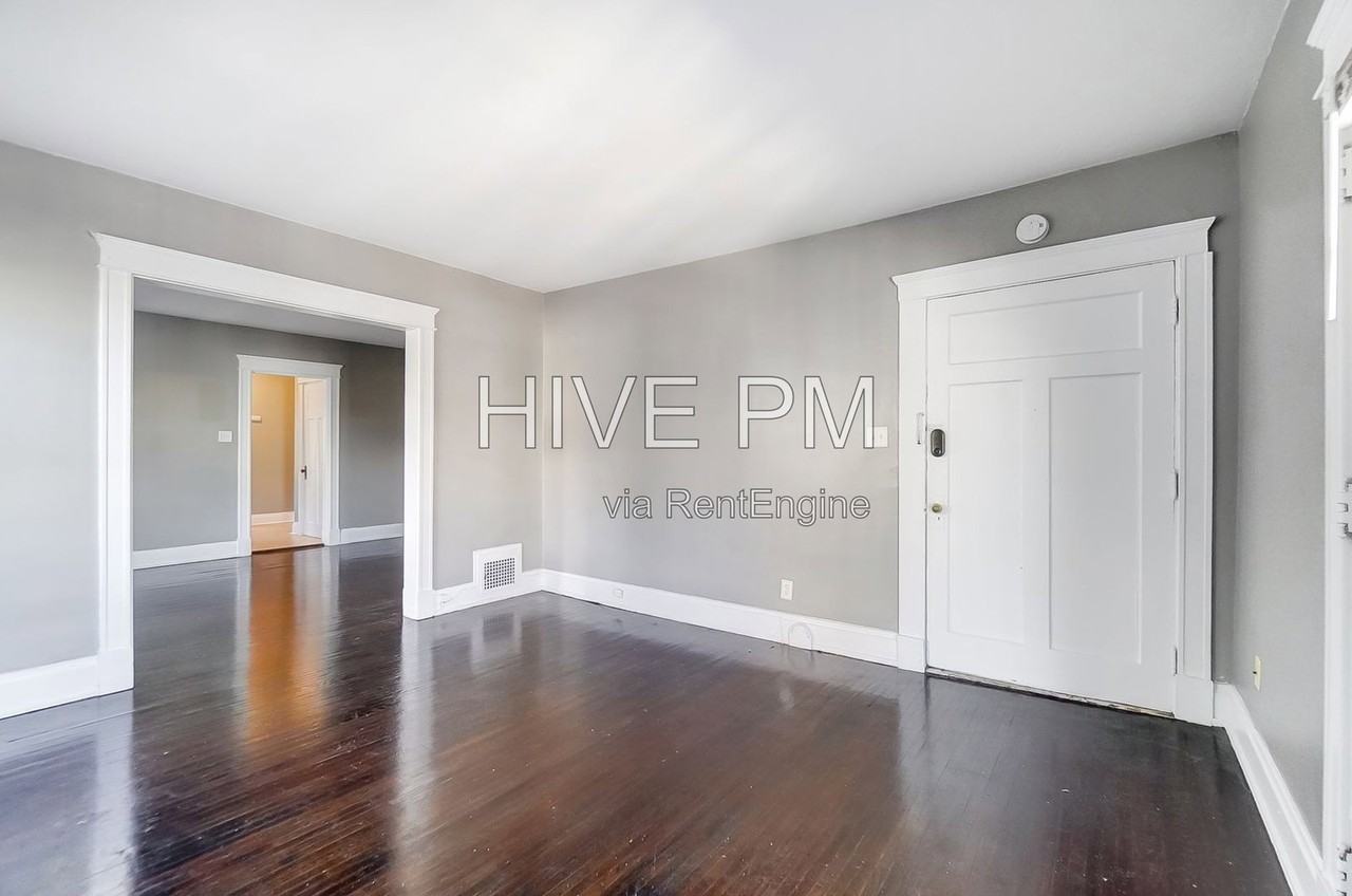 3636 Besuden Ct #2 - Photo 5 of 22