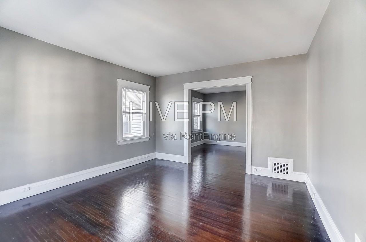 3636 Besuden Ct #2 - Photo 7 of 22