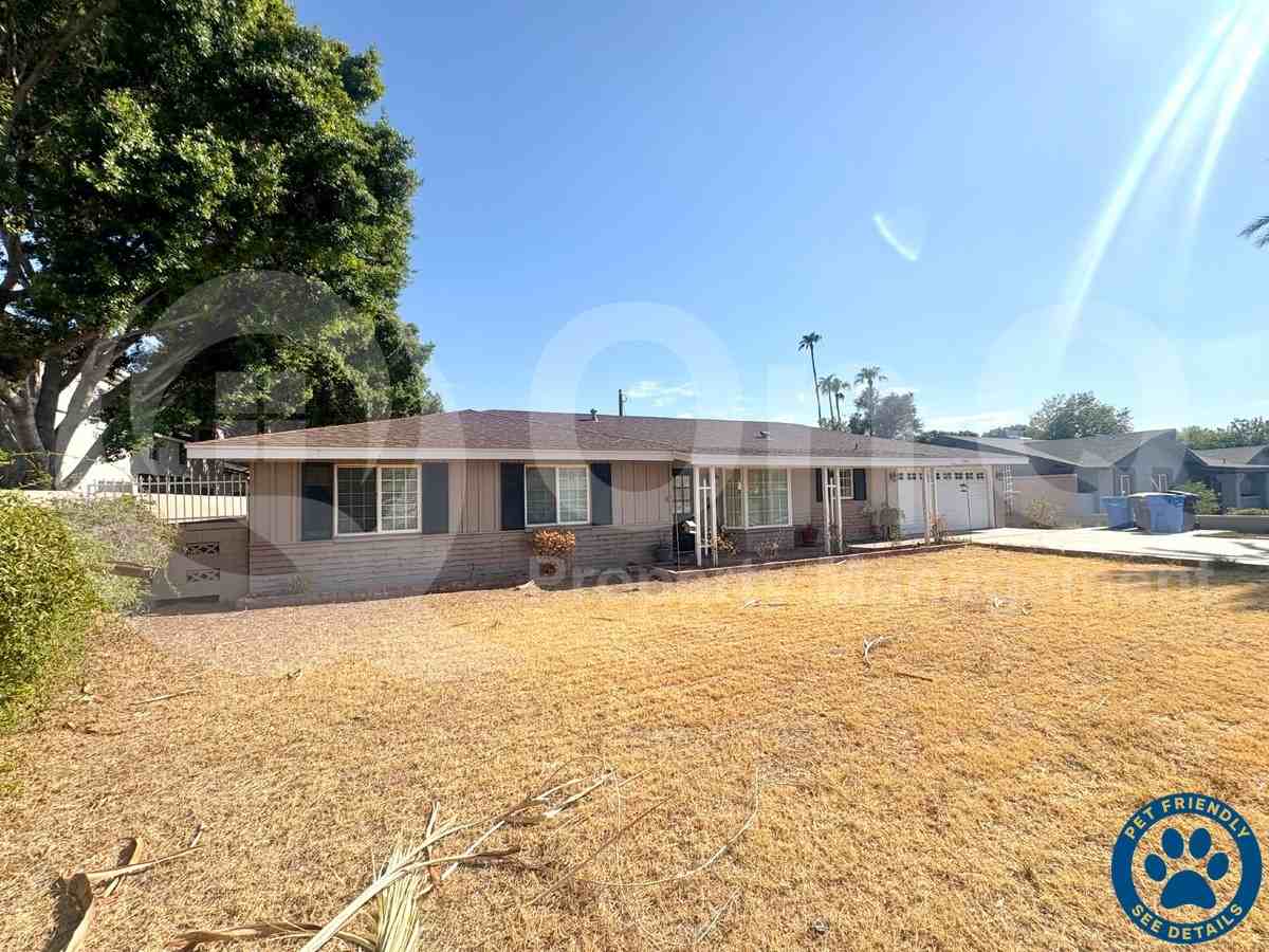 3421 E Camelback Rd
