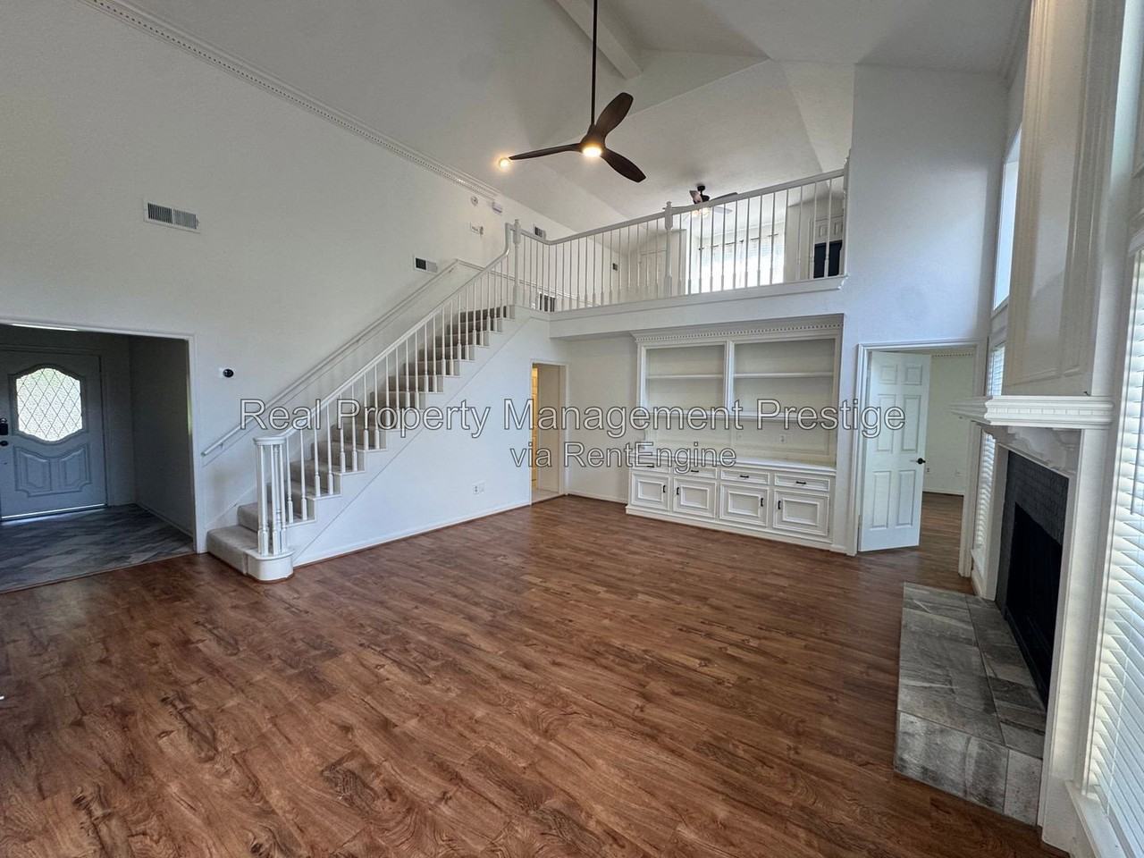 15907 Spring Forest Dr - Photo 3 of 24
