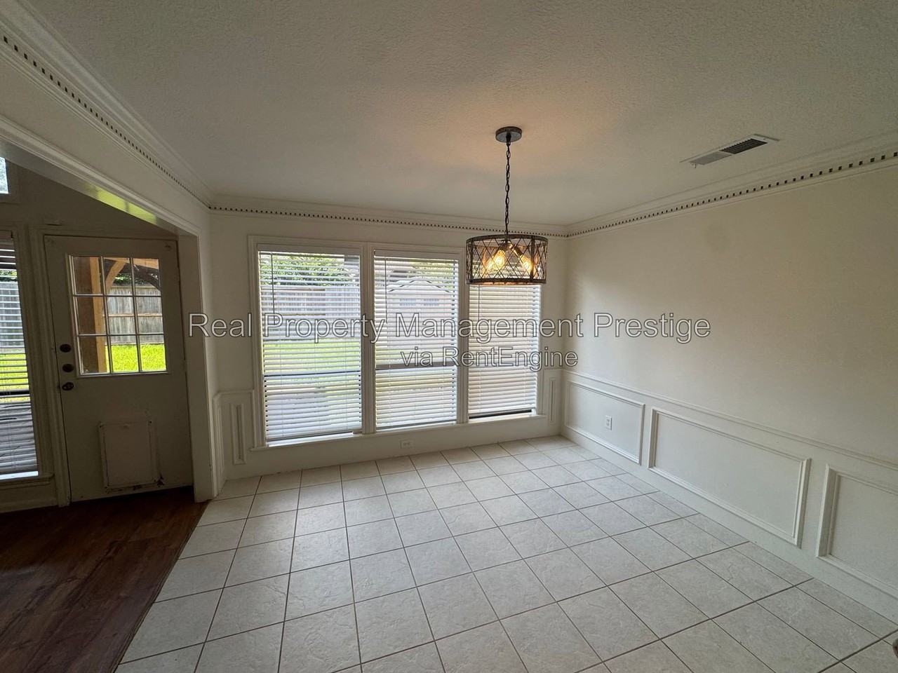 15907 Spring Forest Dr - Photo 7 of 24