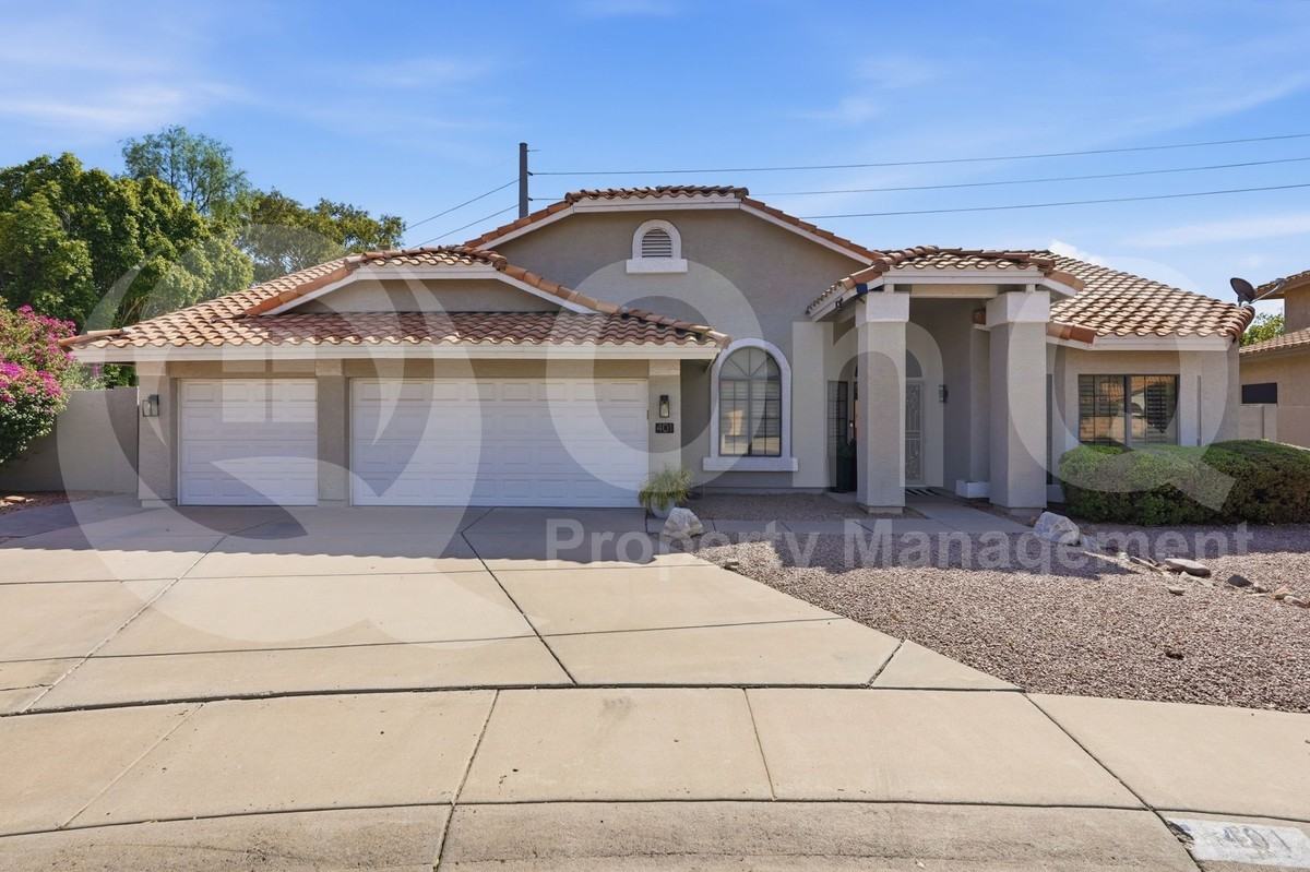 401 S Tiago Dr - Photo 5 of 50