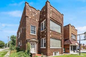 featured image of 827 W Jefferson St #5-1W