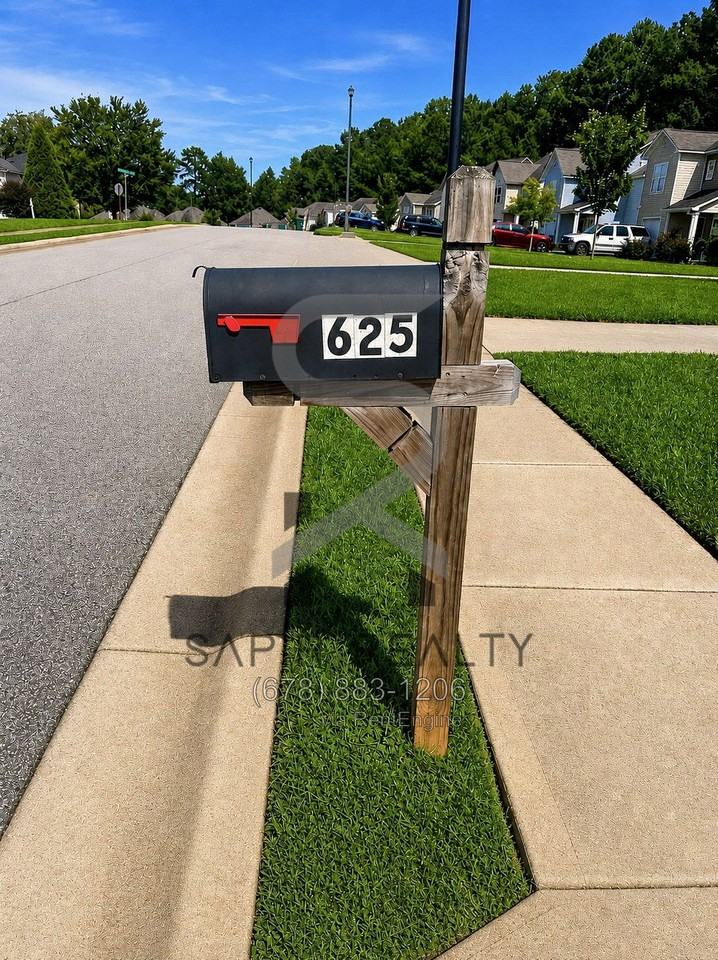 625 Carlton Pointe Dr - Photo 3 of 6
