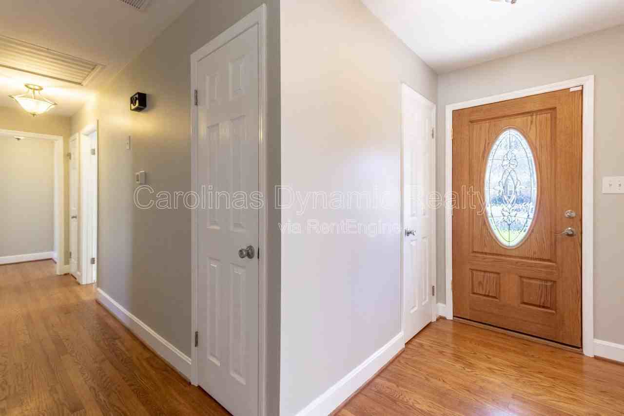 6618 Castlegate Dr - Photo 6 of 41