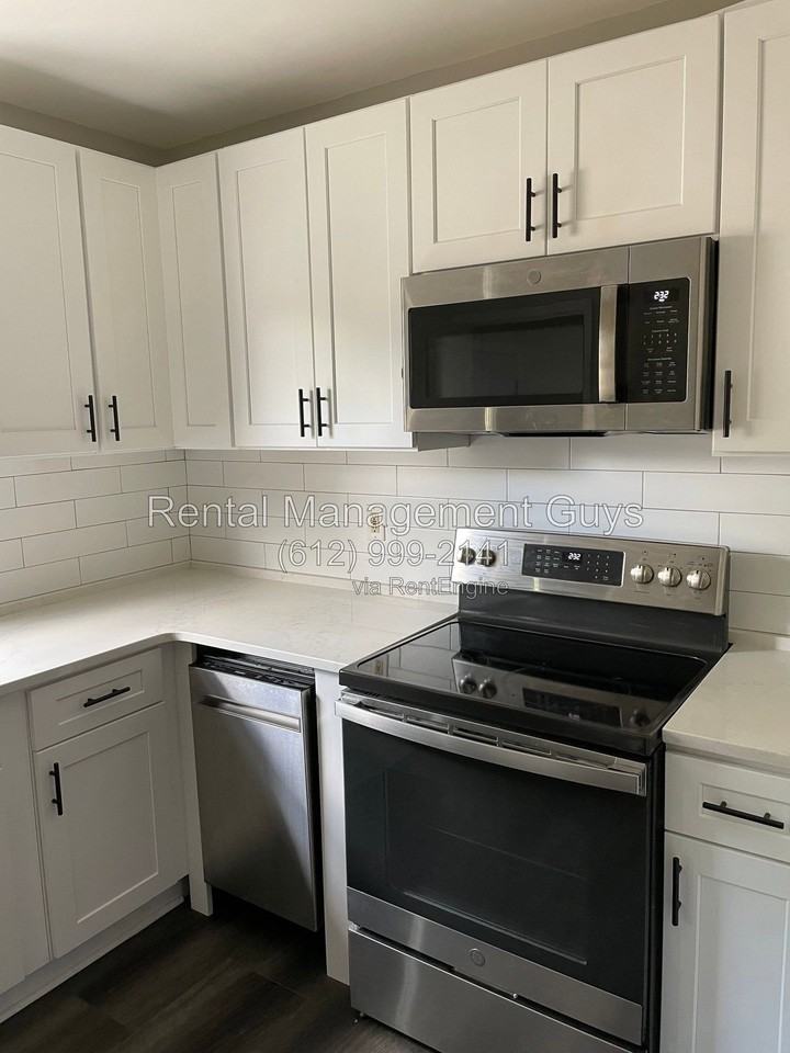 3714 Kipling Ave - Photo 4 of 14