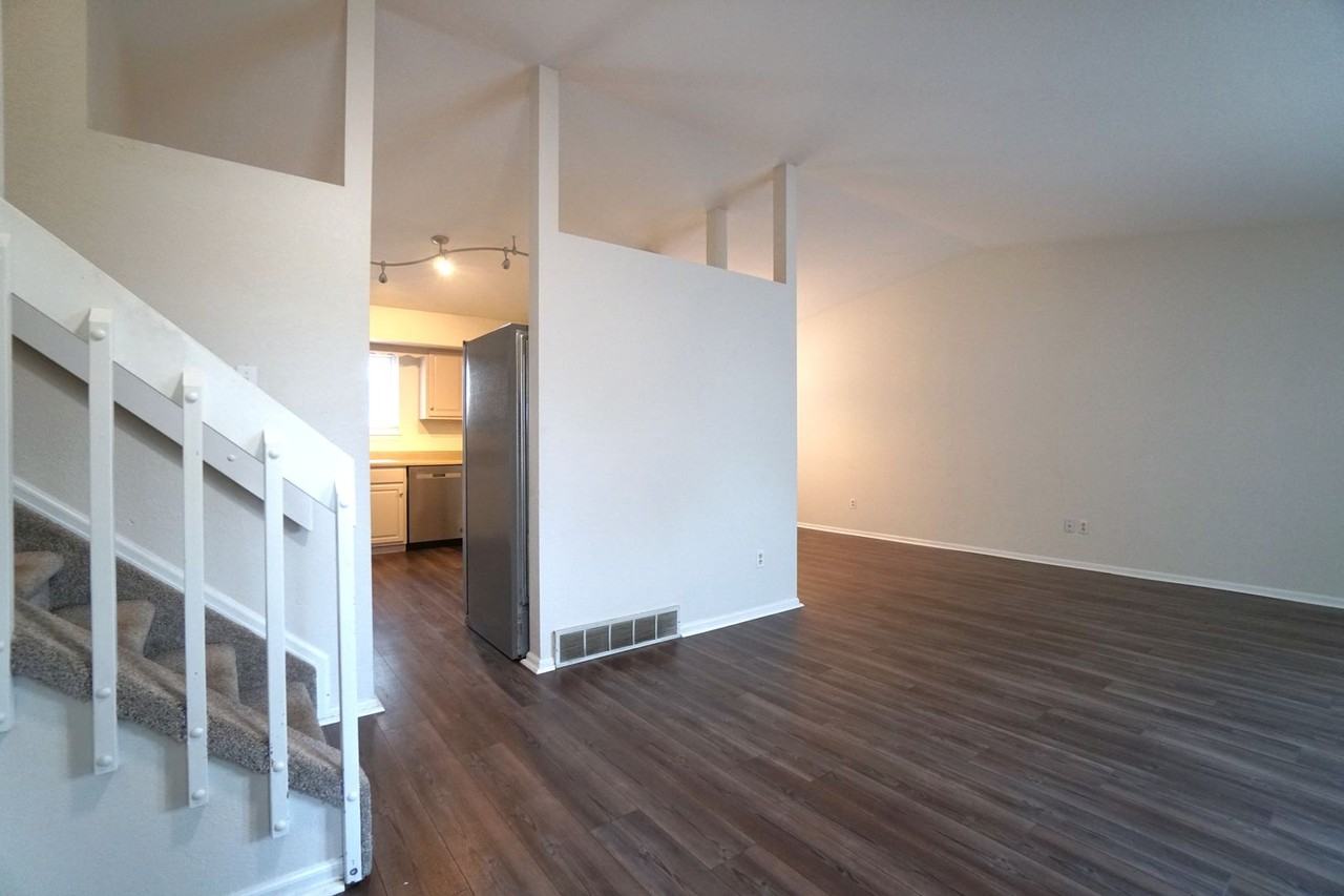 2205 Parliament Dr - Photo 2 of 20