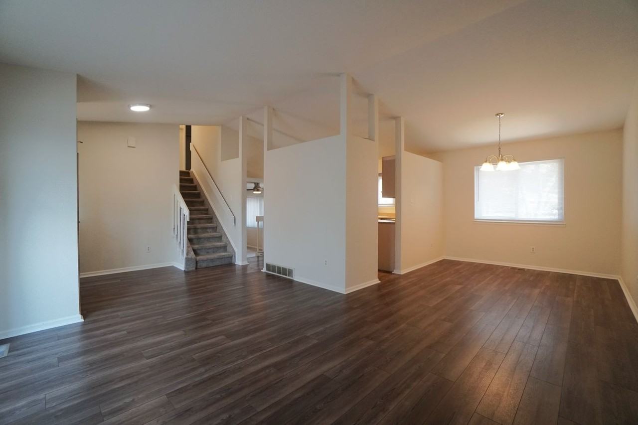 2205 Parliament Dr - Photo 4 of 20