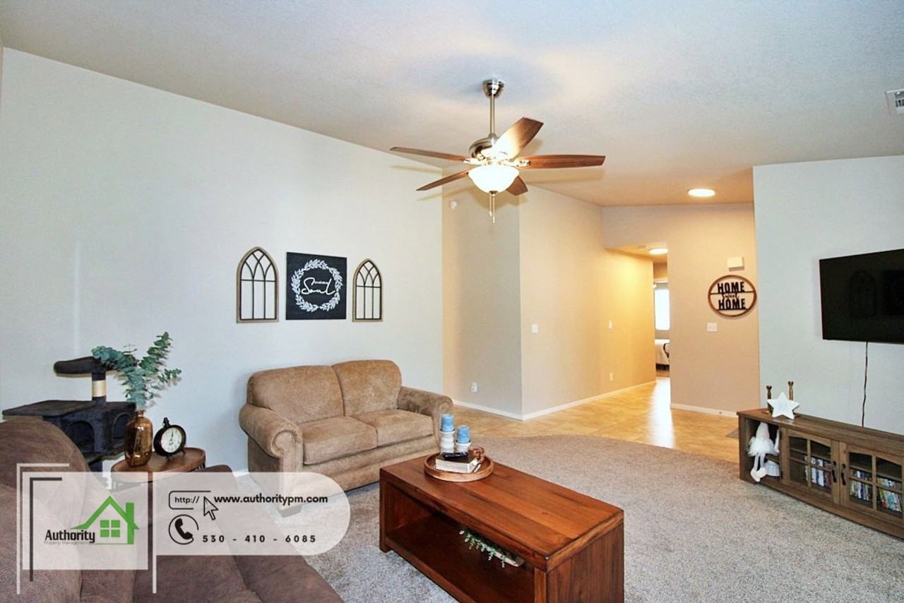 3591 Adams Ln - Photo 6 of 30