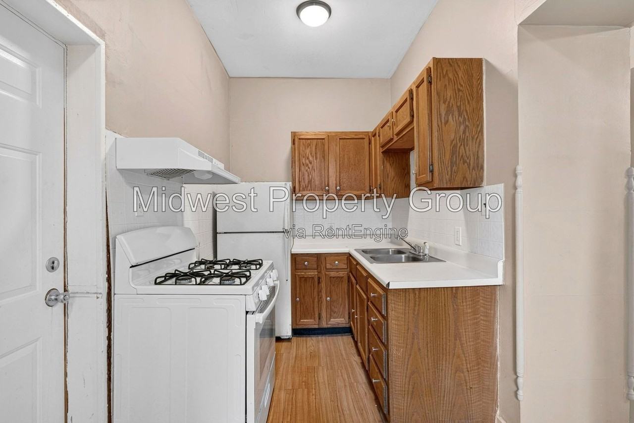3241 S Jefferson Ave #3243 - Photo 5 of 17