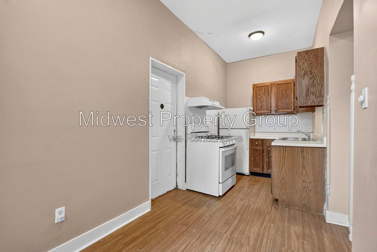 3241 S Jefferson Ave #3243 - Photo 6 of 17