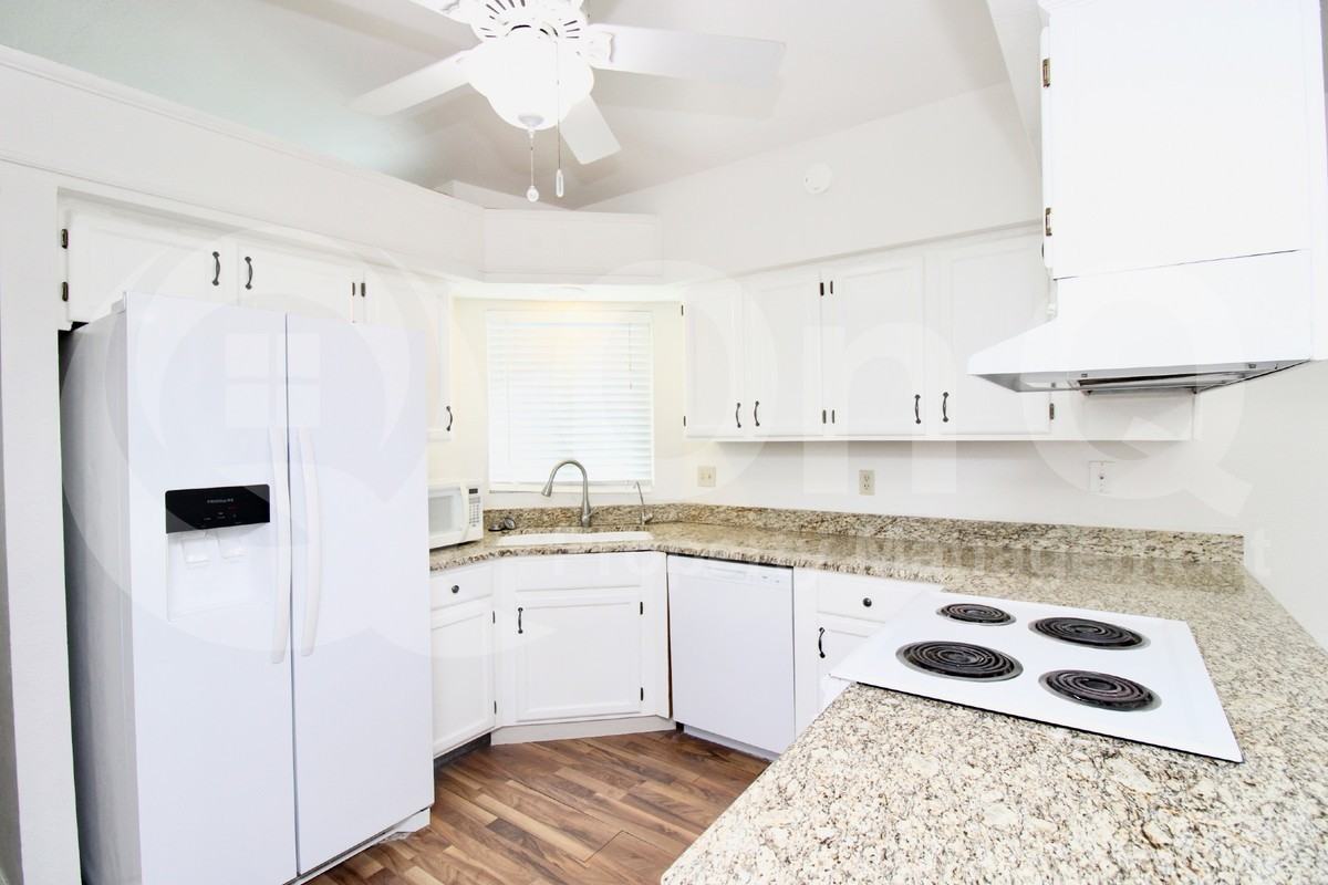 3453 N Seneca Ct - Photo 2 of 17