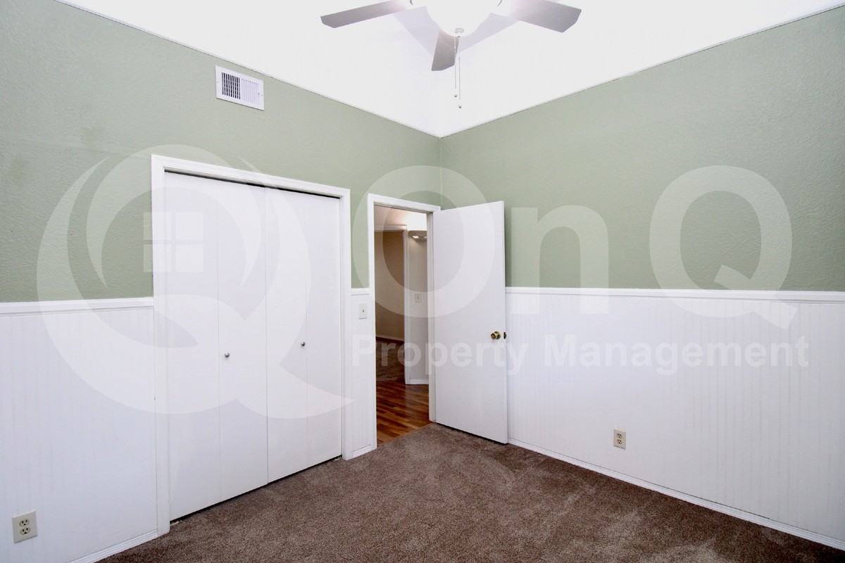 3453 N Seneca Ct - Photo 6 of 17